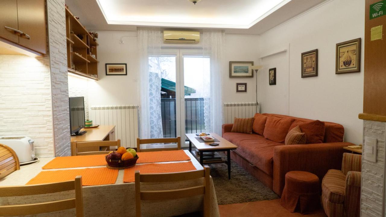 Apartment Akacija Gardens Beograd Bagian luar foto