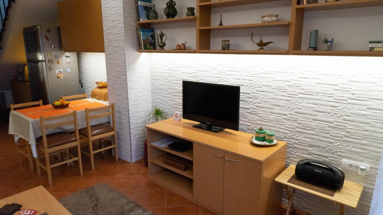 Apartment Akacija Gardens Beograd Bagian luar foto