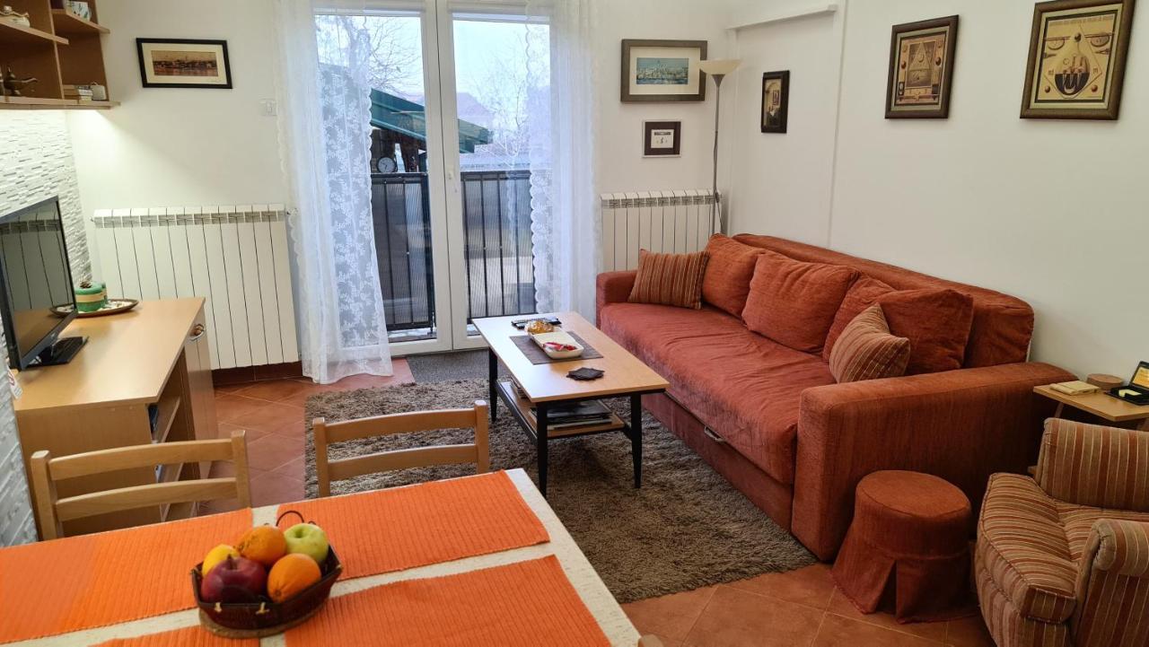 Apartment Akacija Gardens Beograd Bagian luar foto