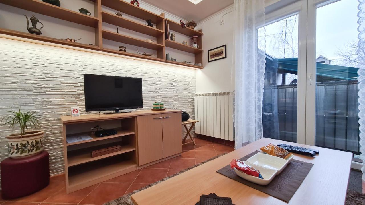 Apartment Akacija Gardens Beograd Bagian luar foto