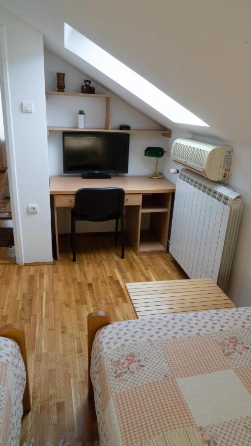 Apartment Akacija Gardens Beograd Bagian luar foto