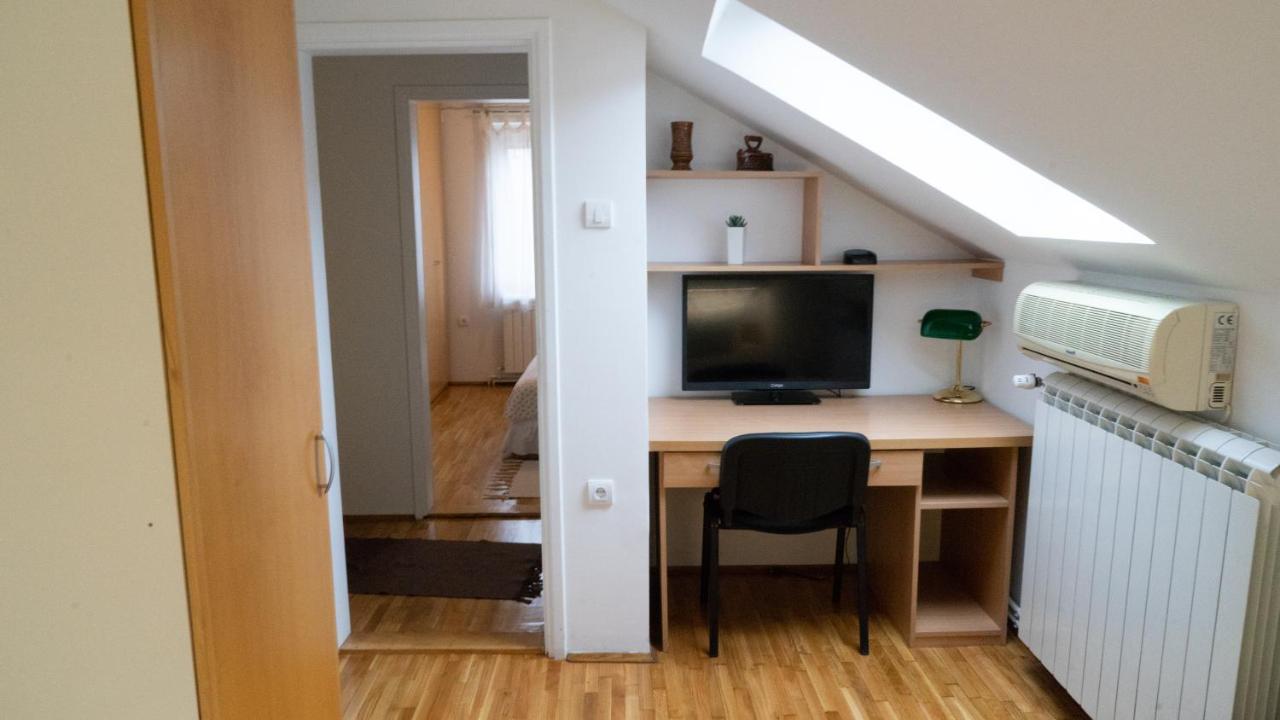 Apartment Akacija Gardens Beograd Bagian luar foto
