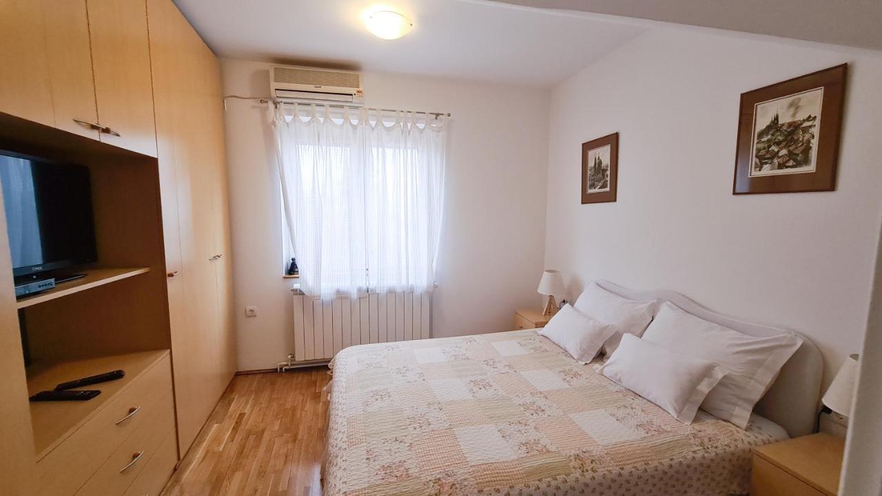 Apartment Akacija Gardens Beograd Bagian luar foto