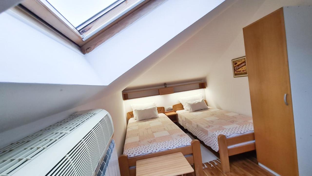 Apartment Akacija Gardens Beograd Bagian luar foto