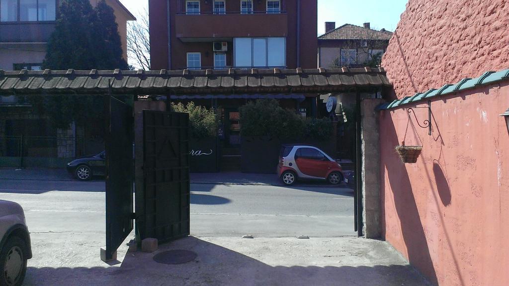 Apartment Akacija Gardens Beograd Bagian luar foto