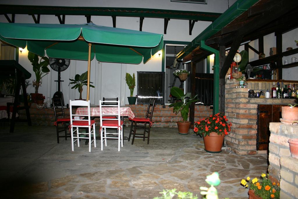 Apartment Akacija Gardens Beograd Bagian luar foto