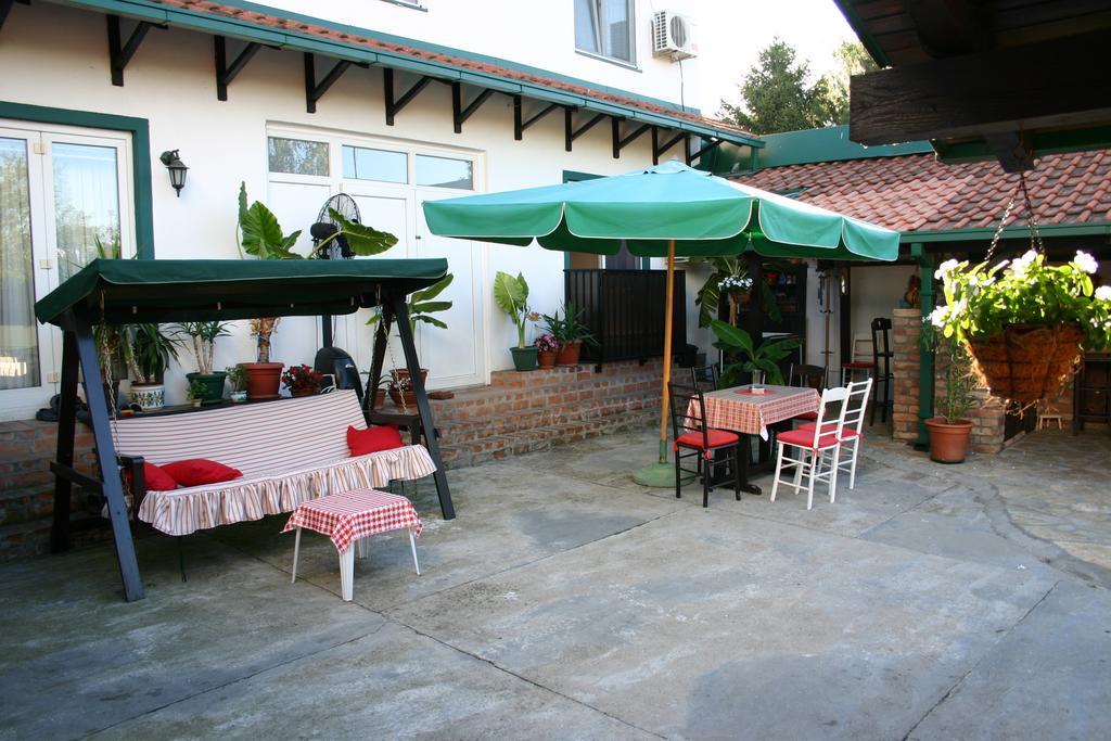 Apartment Akacija Gardens Beograd Bagian luar foto